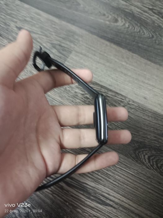 Продам часы Huawei watch fit