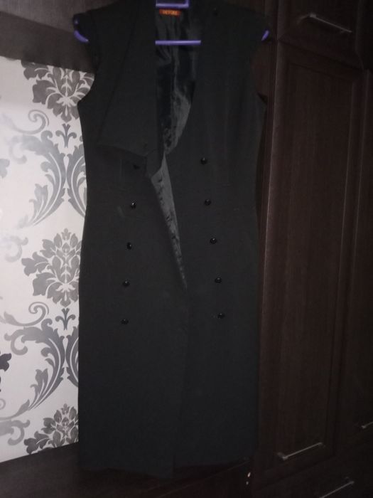 Продаю жилетка платье