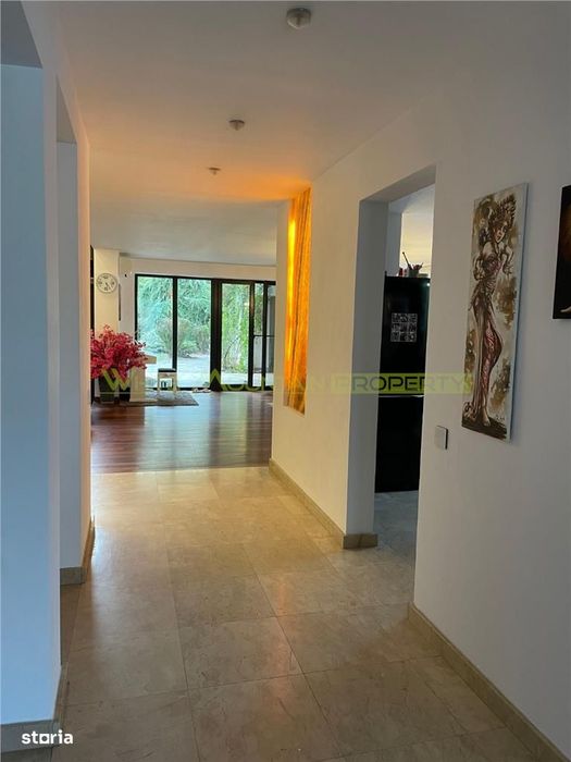 Corbeanca, vila pe colt, 9 camere, sauna