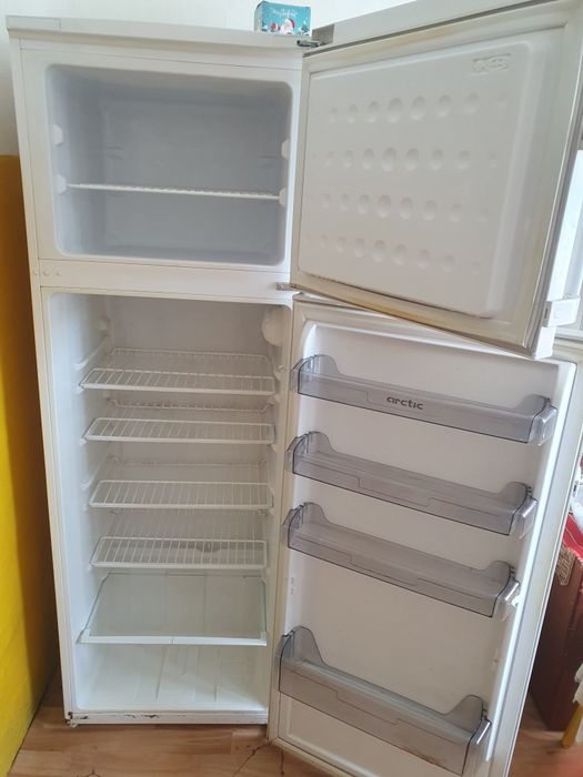 Frigider Arctic / detalii in Foto