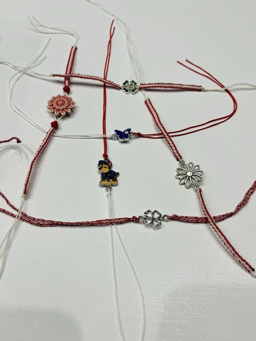 Ръчно плетени мартеници