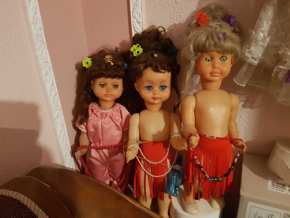 Păpuși de colecție curate si bine păstrate