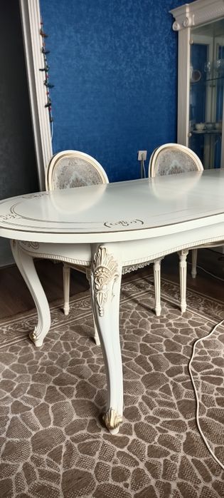 Продам обеденный стол.В хорошем состоянии.Производство Россия.Мебельна