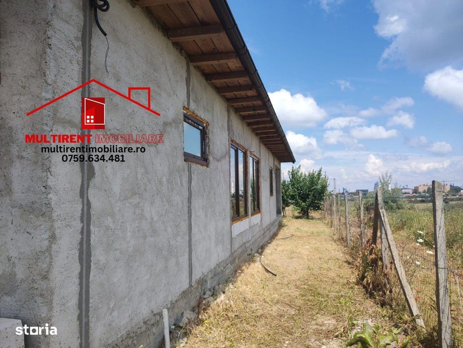 Casa de vanzare la rosu , Tulcea, zona linistita !