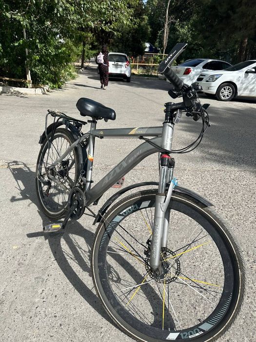 Yangi velosiped telefon tutgichi bilan