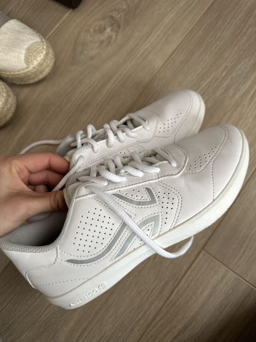 Дамски обувки-спортни и елегантни