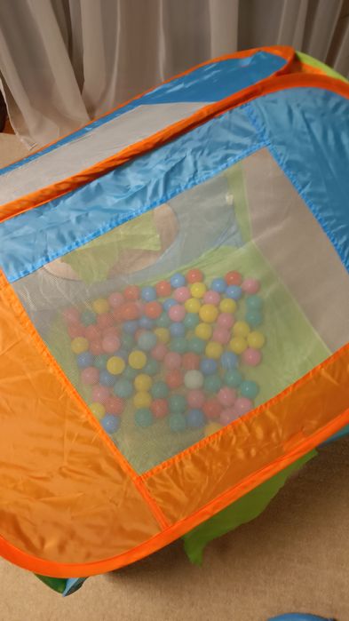 Casuta pliabila cu bile pentru copii