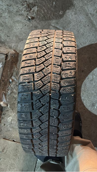 Продам зимние шины 205/50/17
