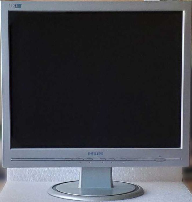 LCD монитор Philips 170S – 17"