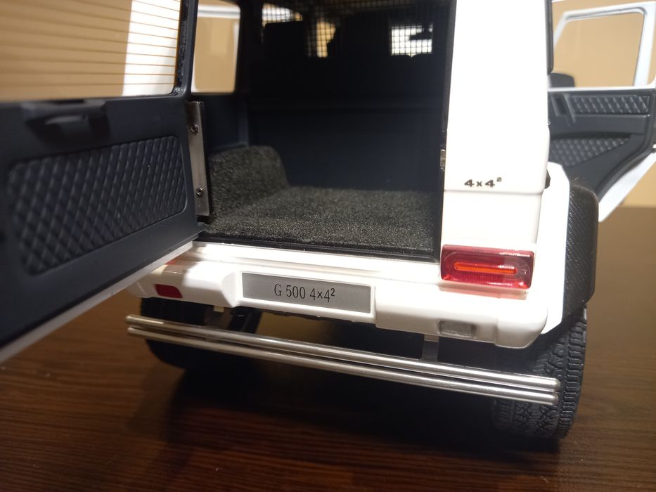 MERCEDES BENZ -  G500 4X4 2 2015 auto art