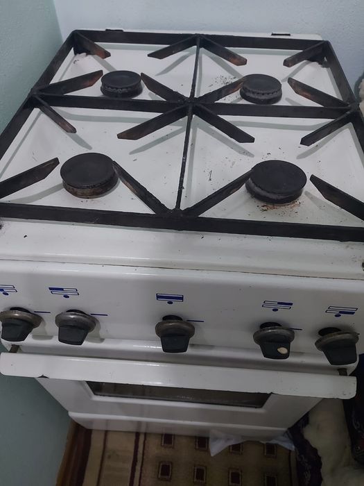 Gaz plitasi srochna sotiladi