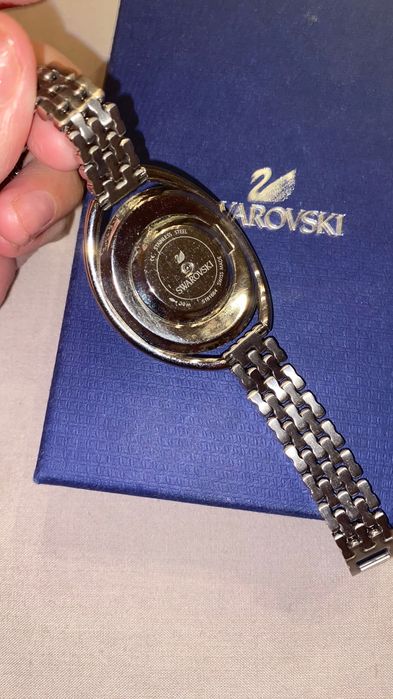 Часовник Swarovski