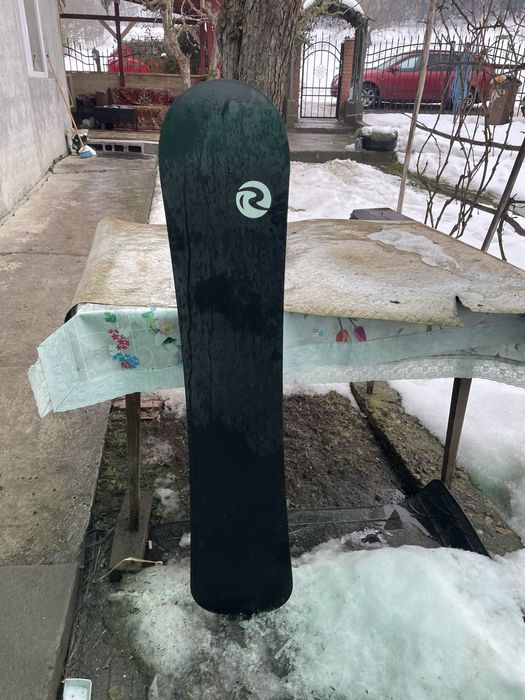 Snowboard. 147cm. Usor negociabil