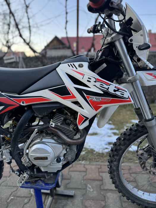 Motocicleta Beta RE125 4T