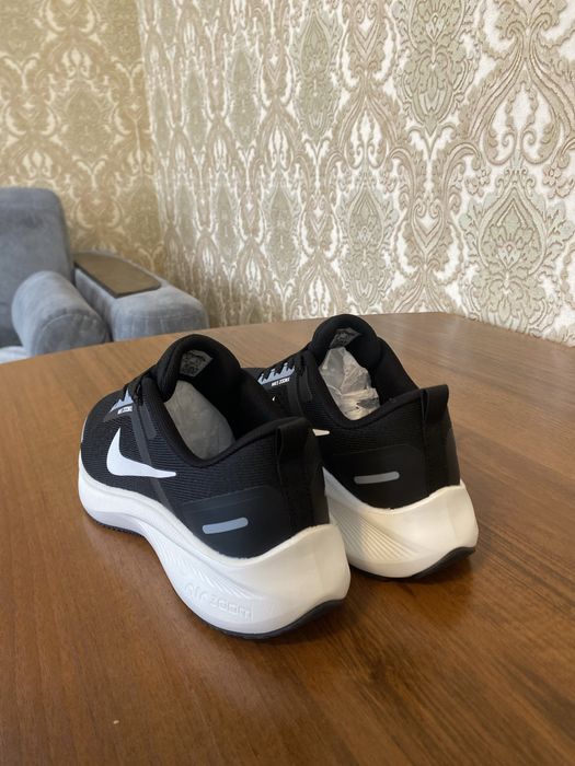 Кроссовки Nike черного цвета