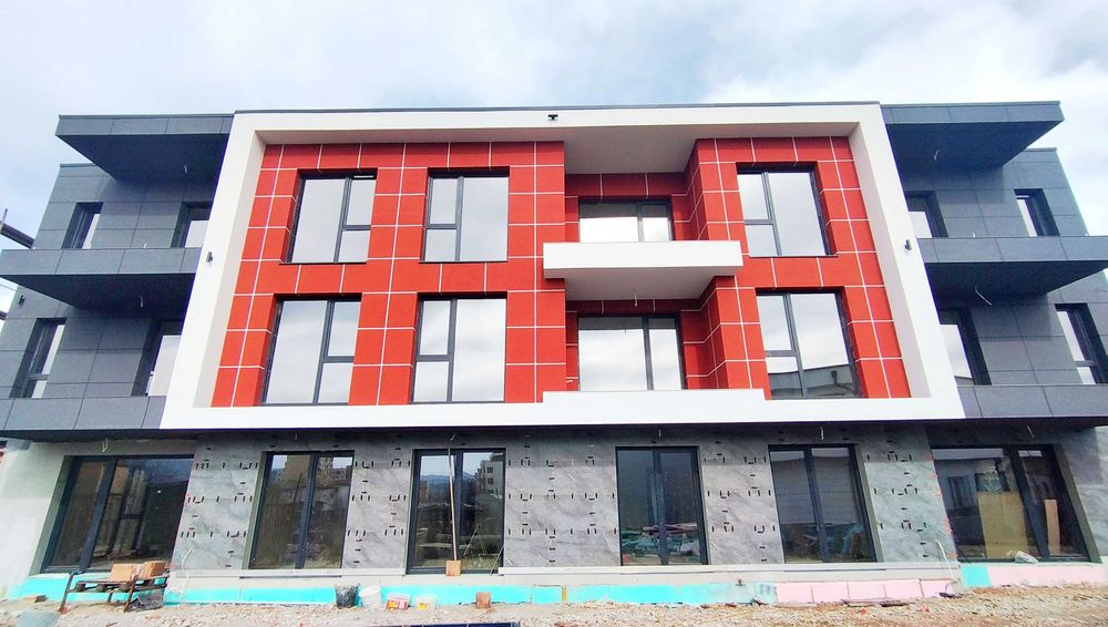 Продава се Тристаен апартамент в Перник, Изток - 102 кв.м за 638 €/кв.м - Снимка #1