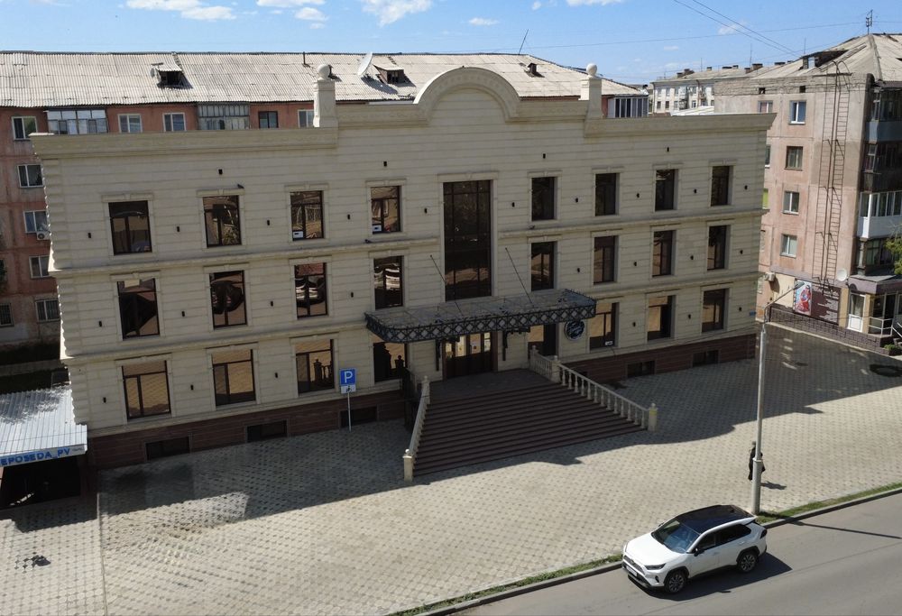 Сдам офис на первом этаже