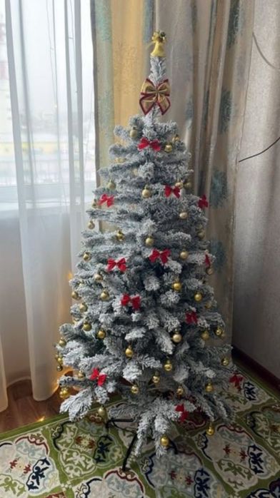 Продам ёлку искуственную