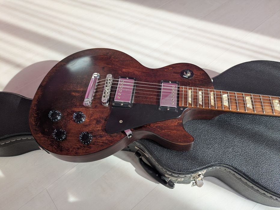 Gibson Les Paul Studio Faded с куфар
