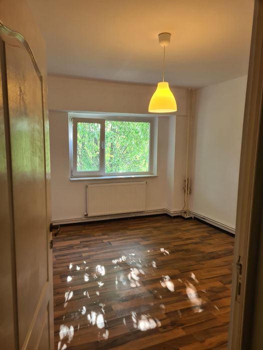 PROPRIETAR – Vând Apartament Spațios 3 Camere (82,74 mp) – Str. Mărășești, Bacău