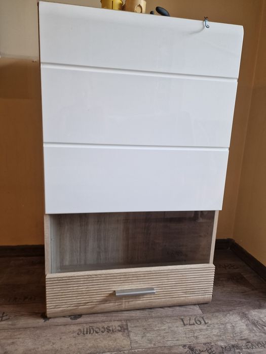 Спешно! Модулна холова секция бял гланц