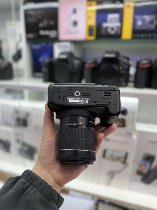 Canon 700 D + 18-55 mm is stm