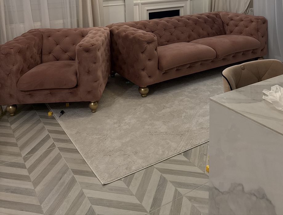 Canapea chesterfield+fotoliu