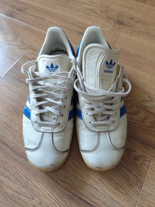 Vând adidas Originals sneakers din piele Gazelle