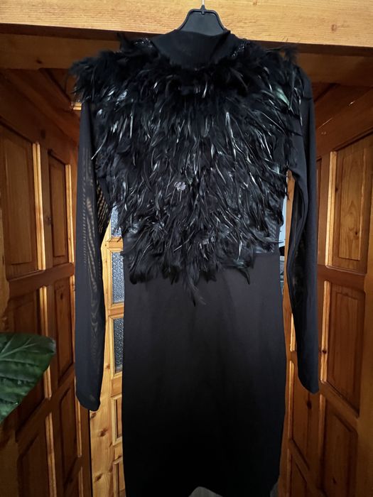 Rochie neagra cu pene marimea M