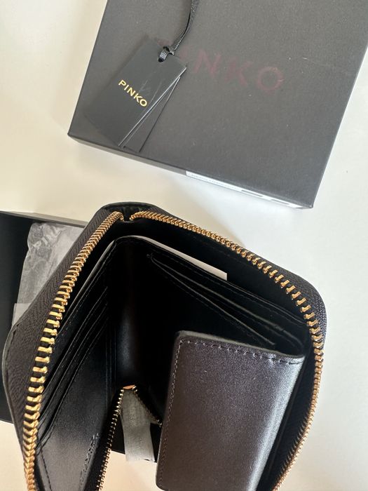 Чисто нов портфейл на PINKO в черен и розов цвят