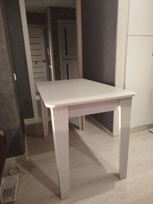 Стол обеденный новый