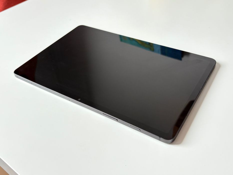 Samsung Tab S8 11" (+адаптер и калъф)