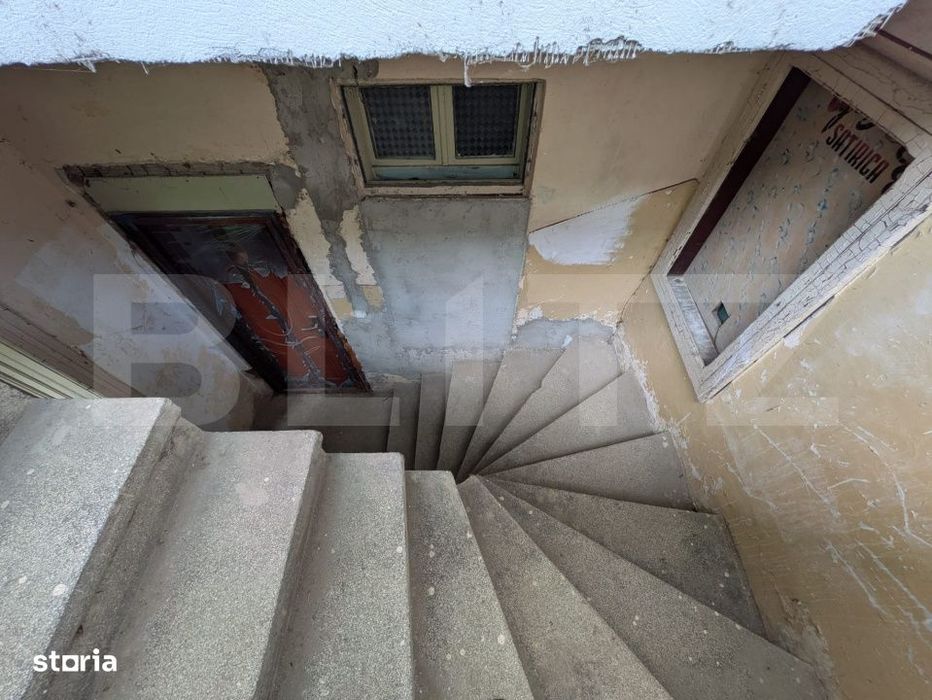 Cladire P+1 cu 9 camere si Terasa Spectaculoasa, Ideala pentru Pensiun