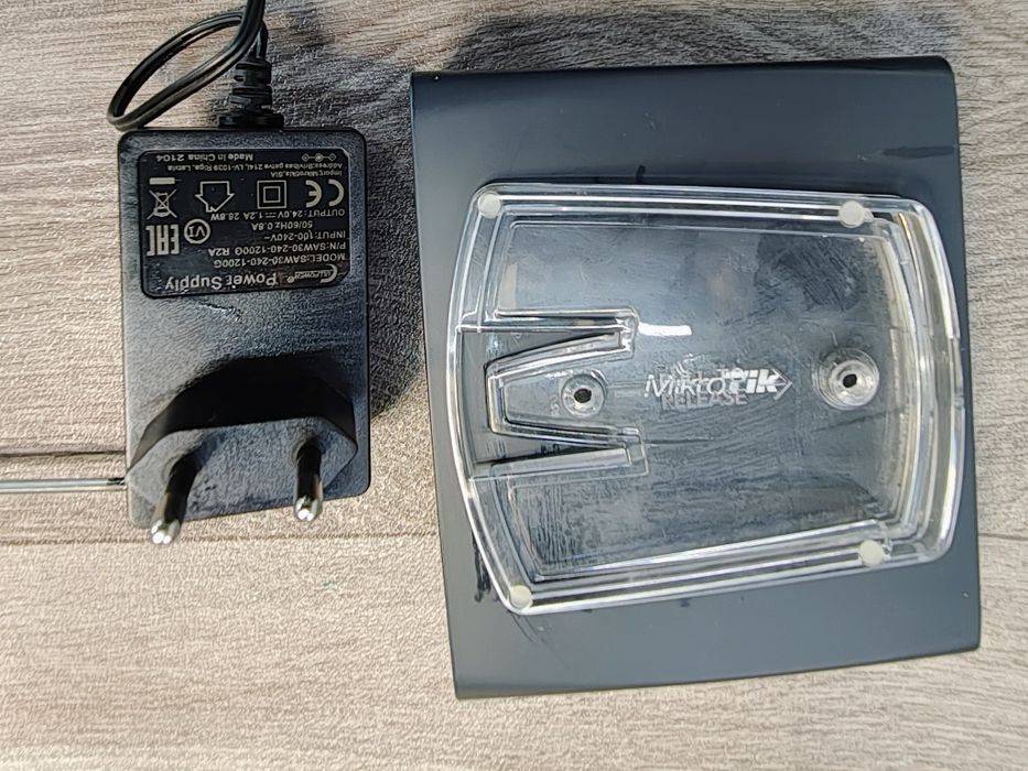 Рутер Microtik RB952U1-5ac2nD-TC

FCC: TV/RB952-5AC2ND