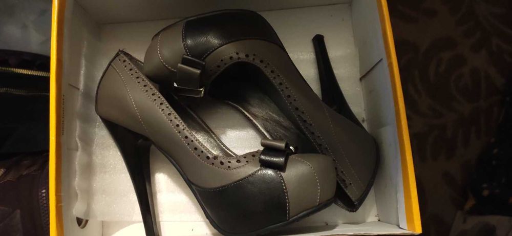 Дамски елегантни обувки на висок ток