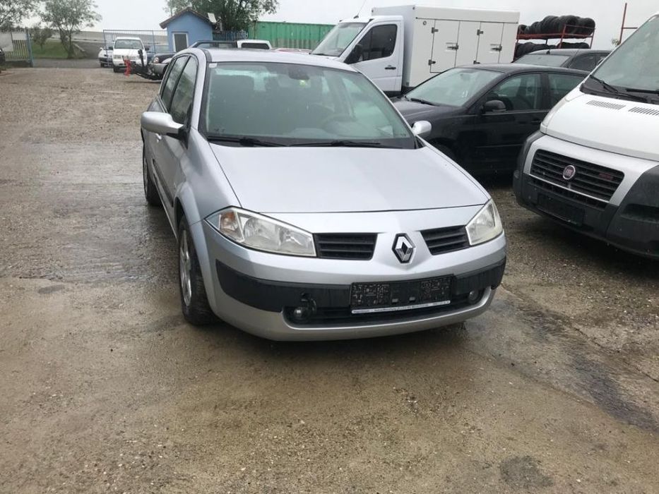 Dezmembrez piese Renault Megane 2