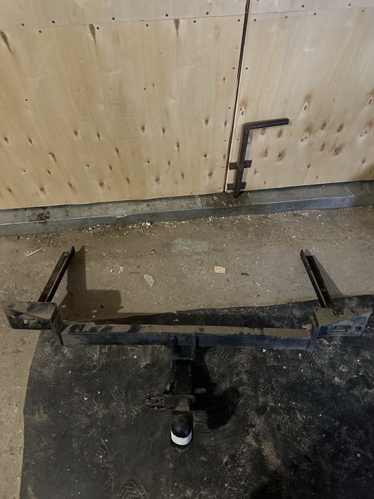 Фаркоп лада веста