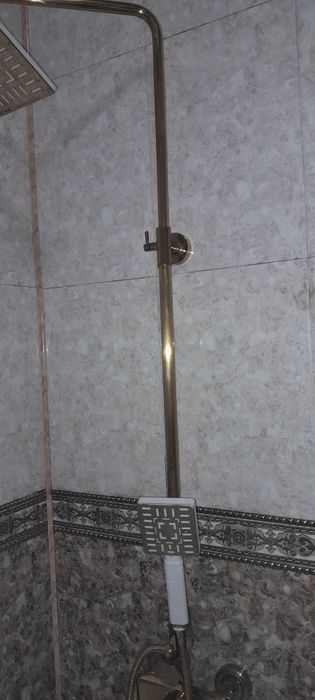 Смеситель для ванны золотистый