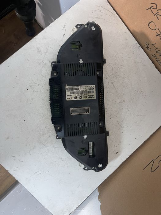 Ceasuri bord Audi Q7 4L 3.0 4L0920900J 2005-2011 de Europa