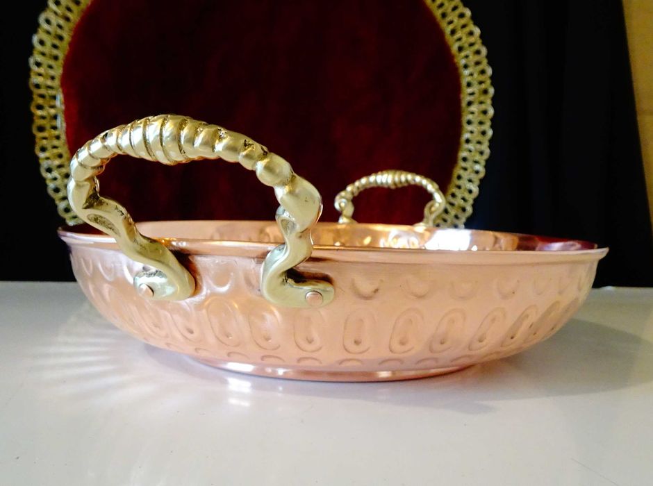 Немски меден тиган 21 см.,бронзови дръжки.