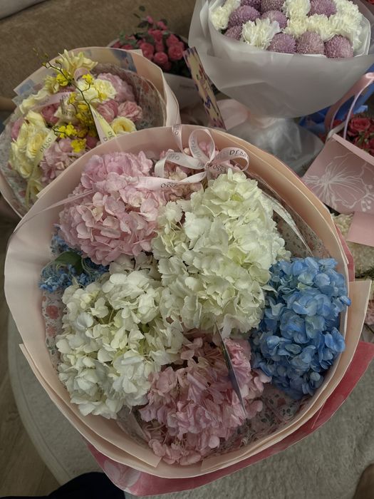 Продам цветы вчера получили