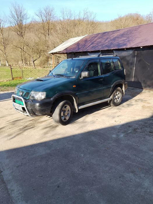 Vând Nissan Terrano