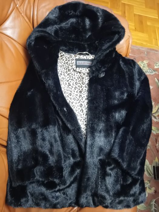 Черно дамско палто - еко.