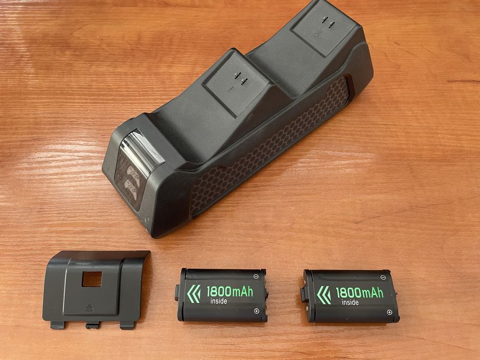 Зарядная станция с аккумуляторами xbox series