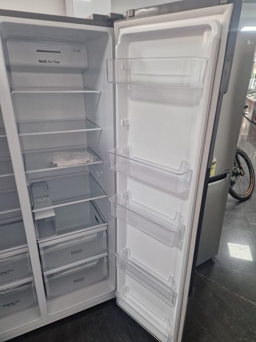 Хладилник Side by Side LG