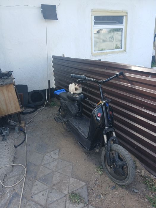 продам электроскутер ск8