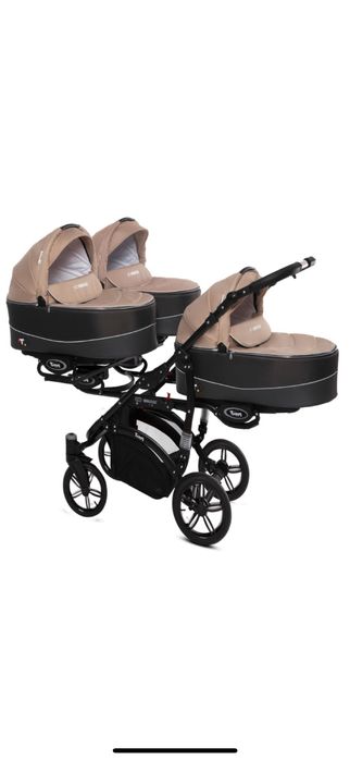 Количка за тризнаци