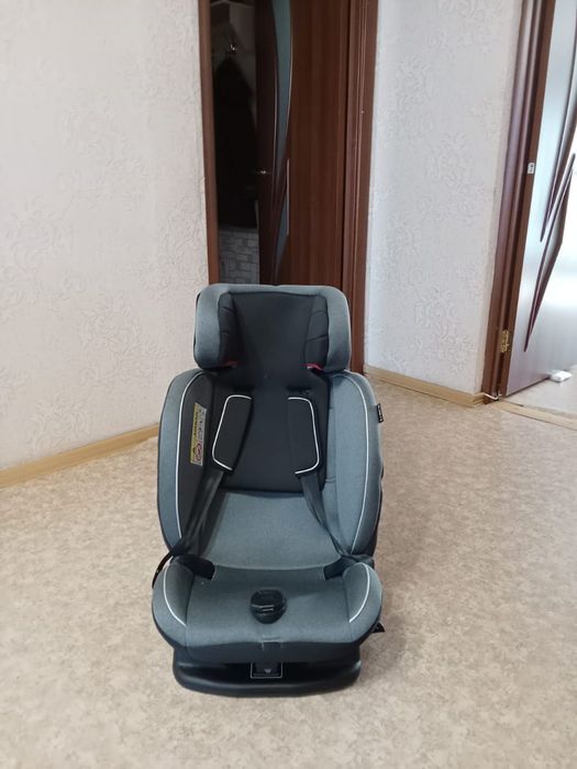 Продам автокресло детское
