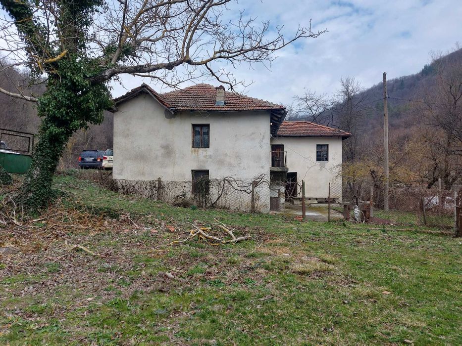 Продава се Къща в с. Пчелиново, Област Стара Загора - 156 кв.м за 192 €/кв.м - Снимка #1