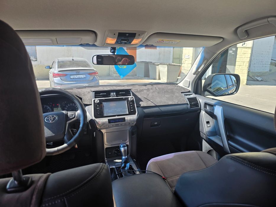 Аренда машины Toyota Prado